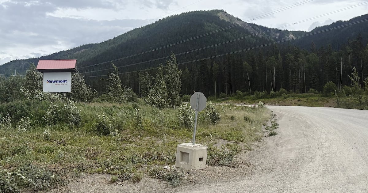 Business IDs workers trapped in B.C. mine, states air flowing to below ground refuge